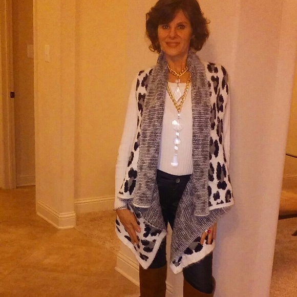 Sweaters - HOST PICK Black Gray White leopard Vest XS-1X